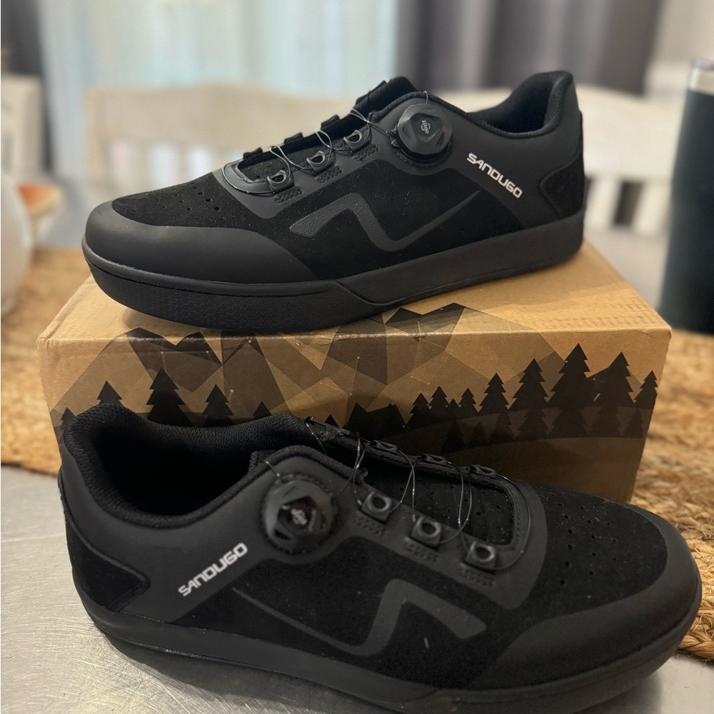 Sandugo mountain biking shoes. New in box. Men’s 9.5